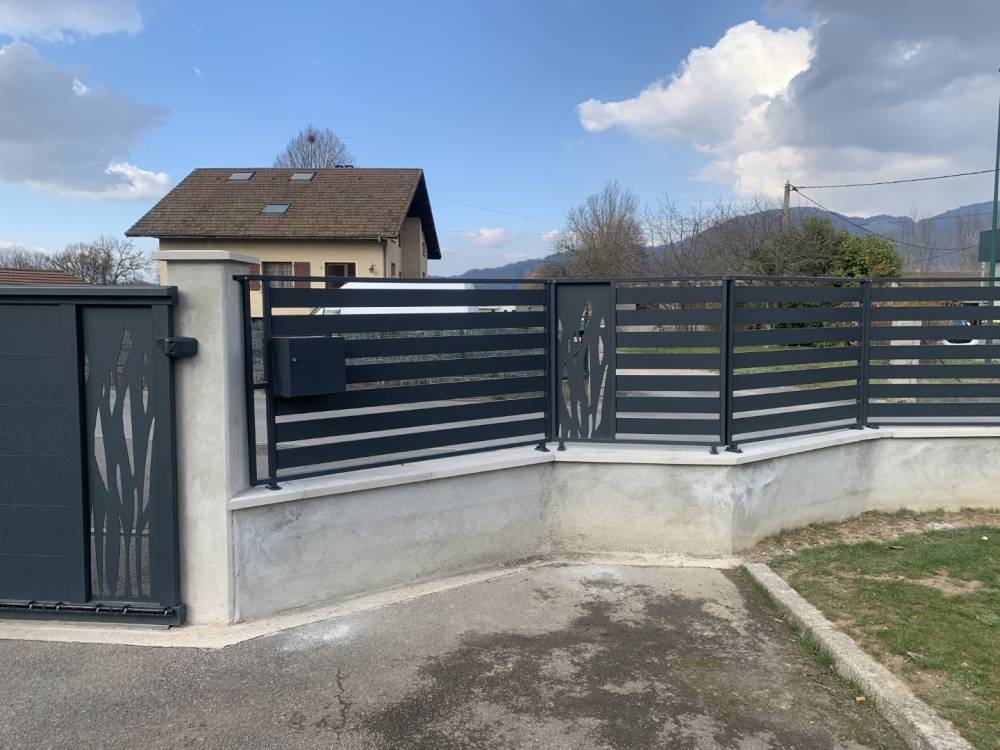 Grille rayé bleu